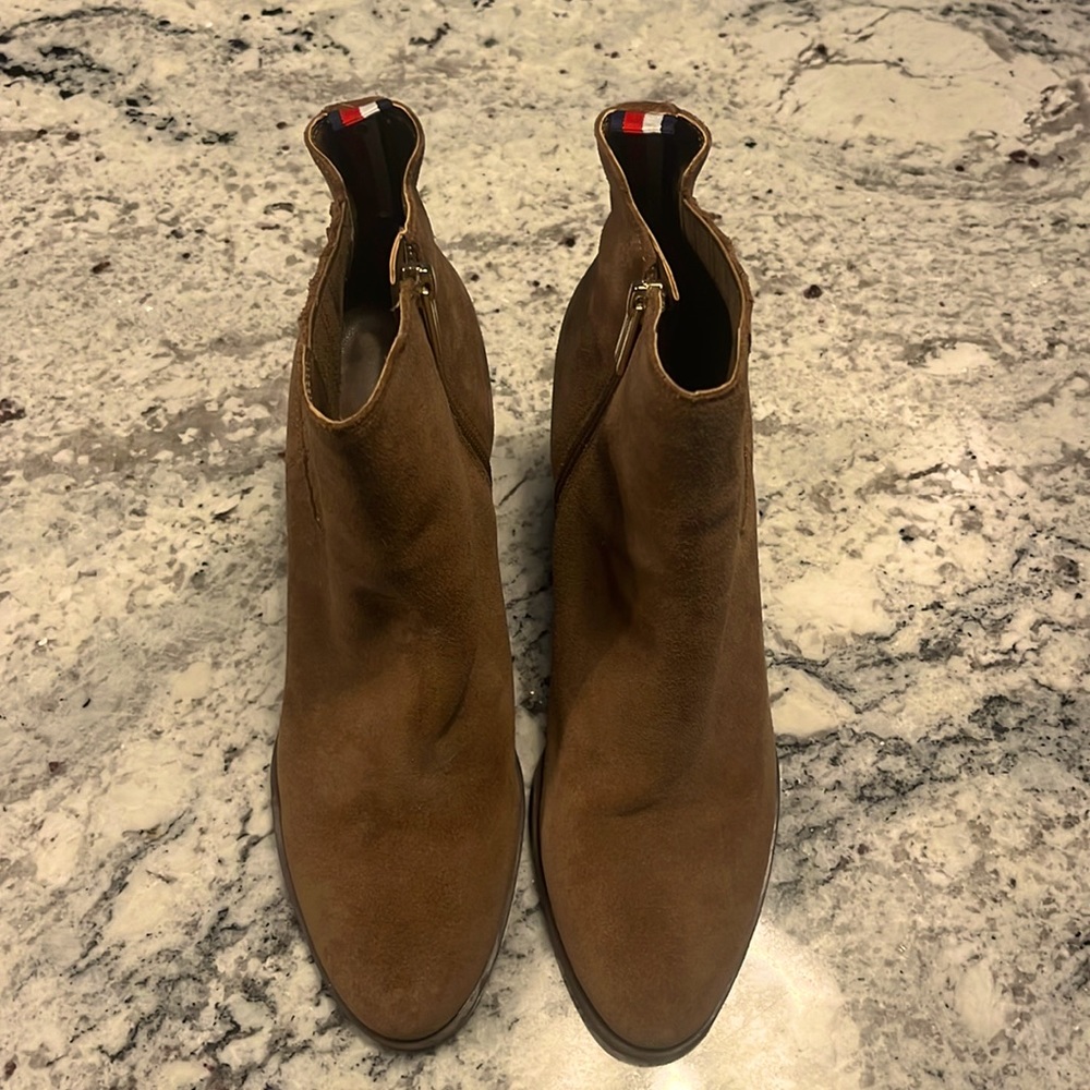 Hardly worn Tommy Hilfiger suede boots